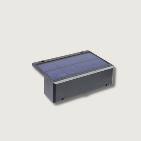 TrackGlow – Illuminazione Solare Esterno Impermeabile