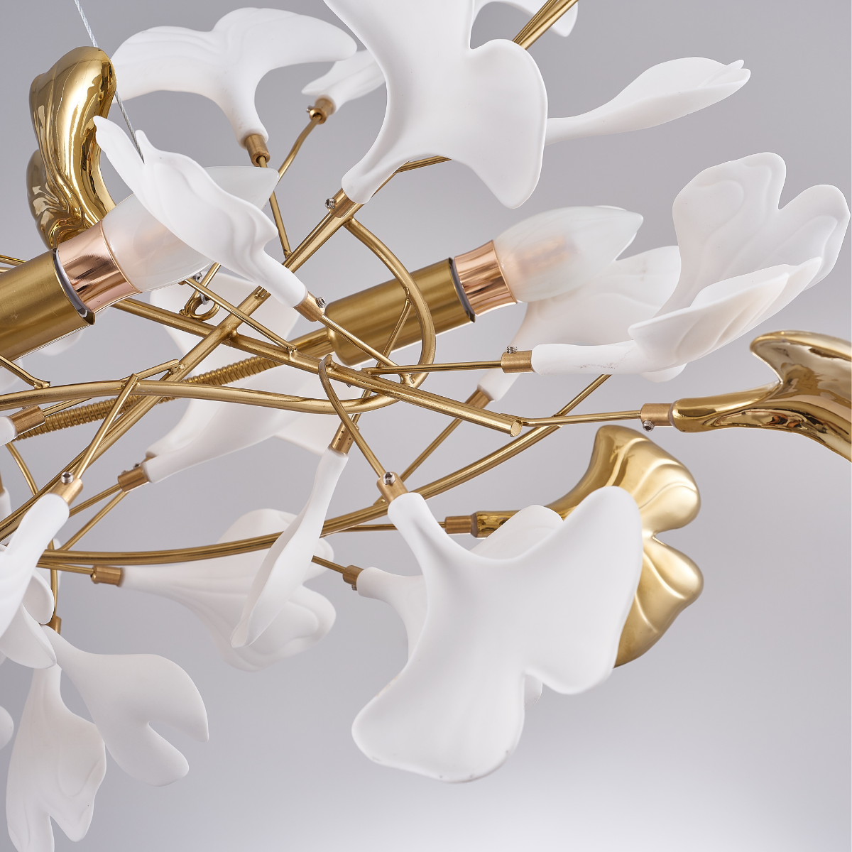 NatureGlow – Elegante pendente a forma di foglia di ginkgo