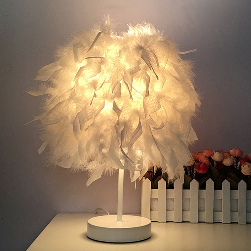 PlumeGlow – Elegant Feathered Globe Lamp