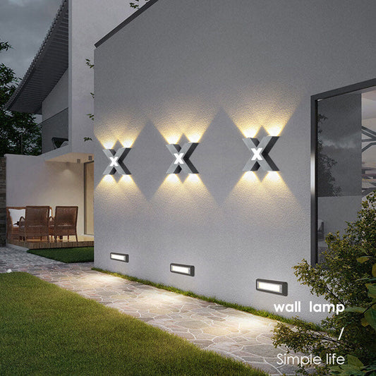 QuadBeam – Lampada da parete a LED impermeabile a forma di X per uso esterno