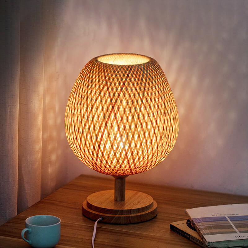 RusticGleam – Lámpara de Mesa de Bambú Antiguo