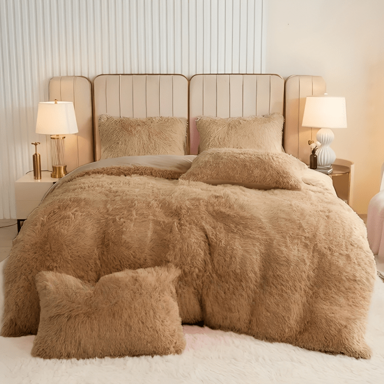LuxeCocoon - Premium Velvet Duvet and Pillow Set