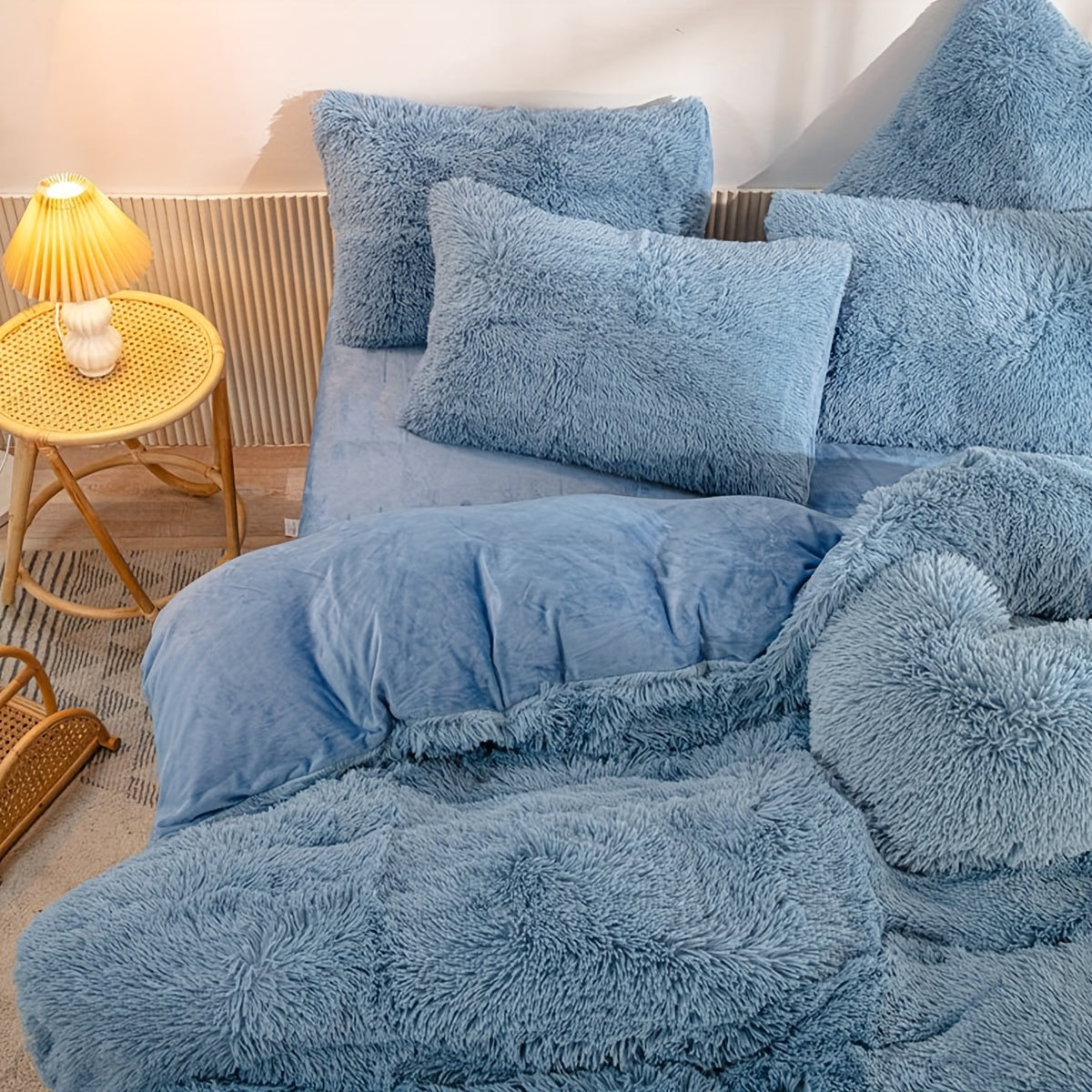 LuxeCocoon - Premium Velvet Duvet and Pillow Set
