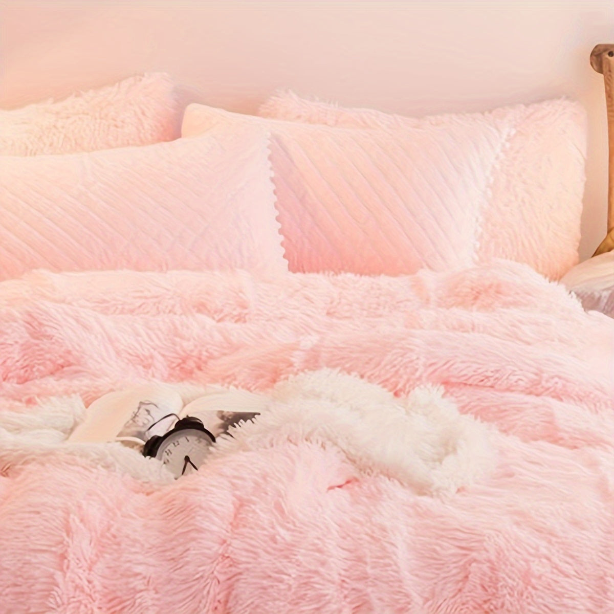 LuxeCocoon - Premium Velvet Duvet and Pillow Set