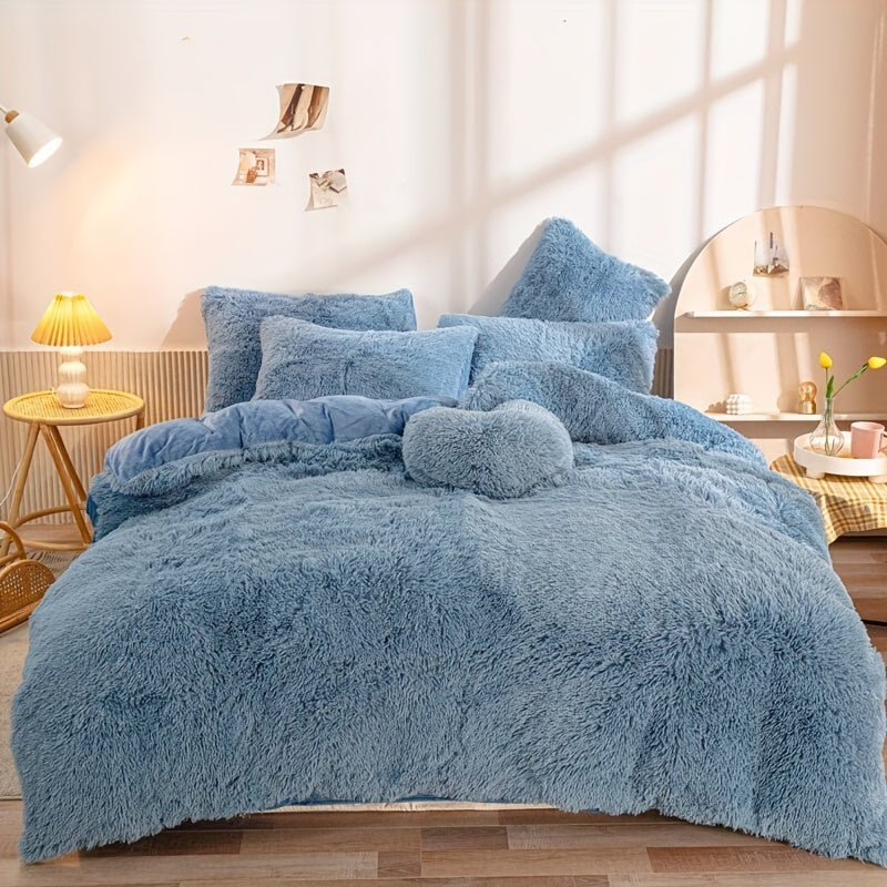 LuxeCocoon - Premium Velvet Duvet and Pillow Set