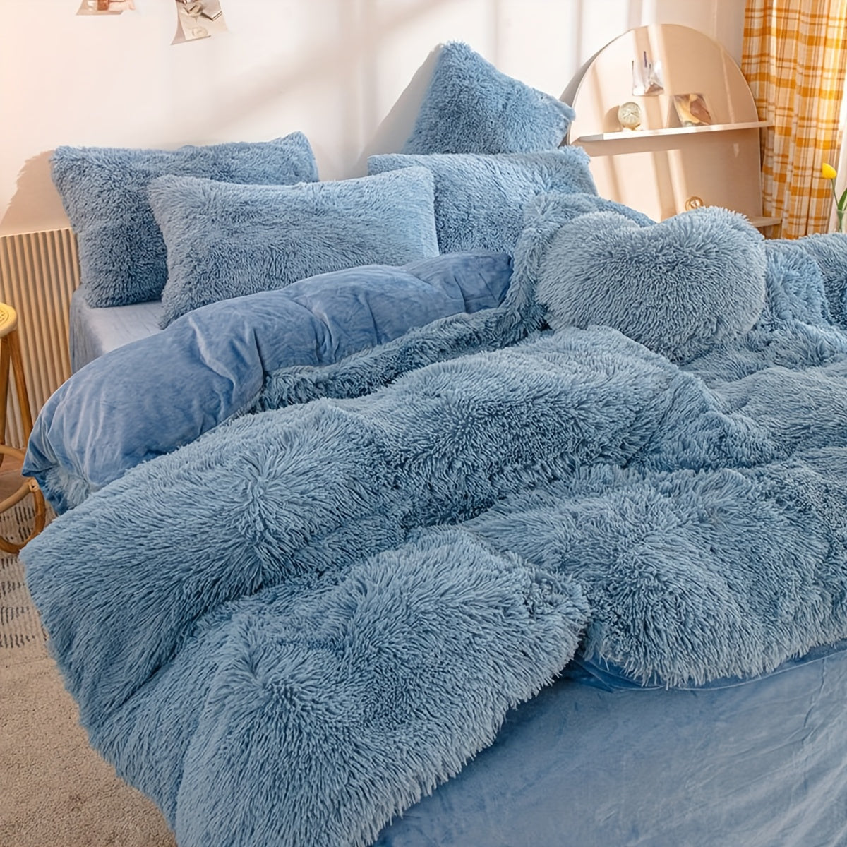 LuxeCocoon - Premium Velvet Duvet and Pillow Set