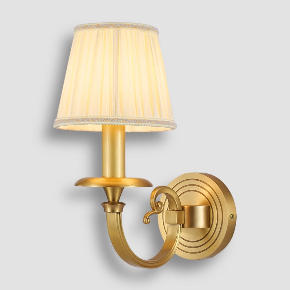 GlowRoyale – Elegante Lampada da Parete Dorata per Illuminazione Regale