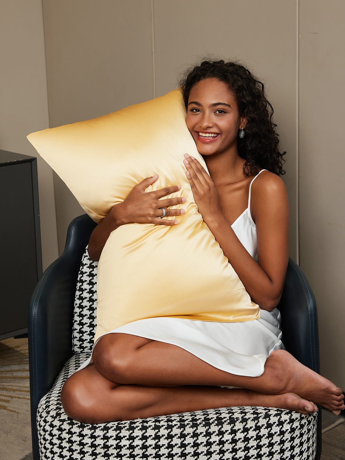 SilkenDreams - 100% Mulberry Silk Pillowcase with Hidden Zipper