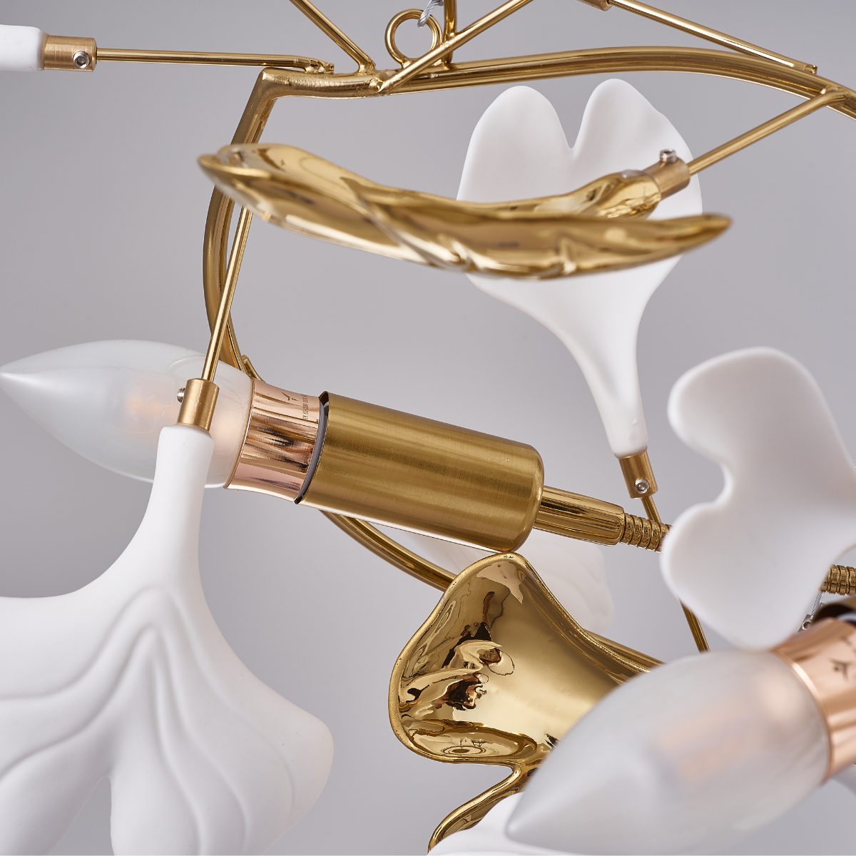 NatureGlow – Elegante pendente a forma di foglia di ginkgo