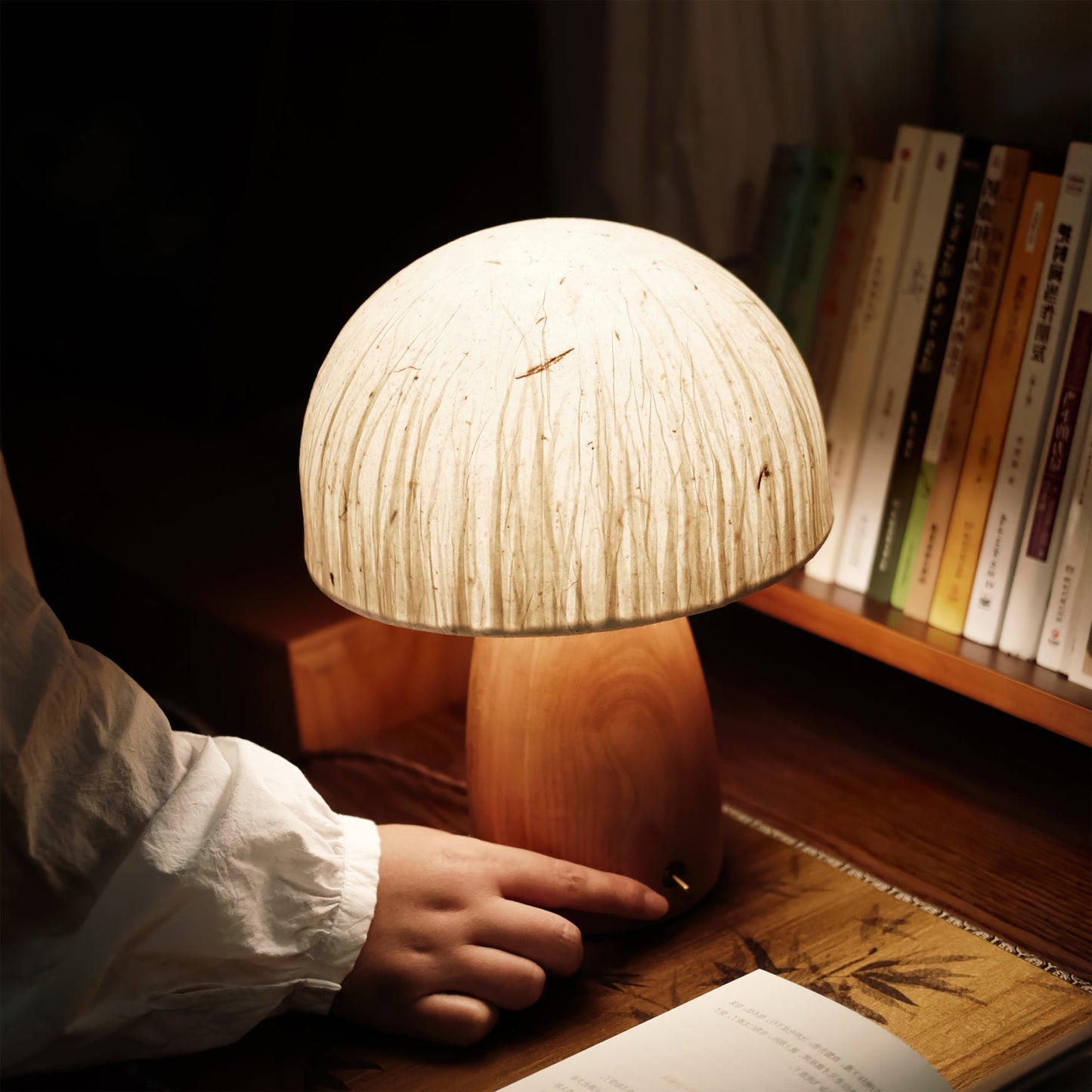 MushroomBeam - Playful Table Lamp with Warm, Cozy Lighting