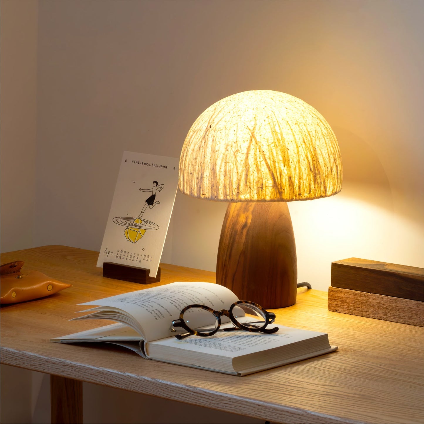 MushroomBeam - Playful Table Lamp with Warm, Cozy Lighting