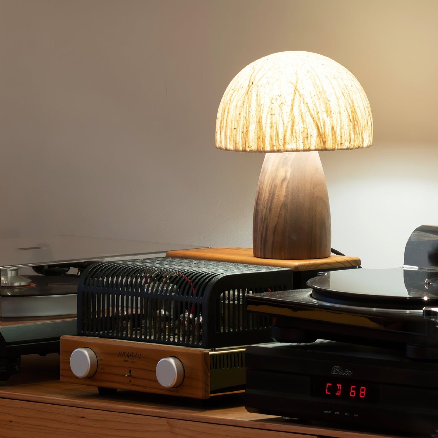 MushroomBeam - Playful Table Lamp with Warm, Cozy Lighting