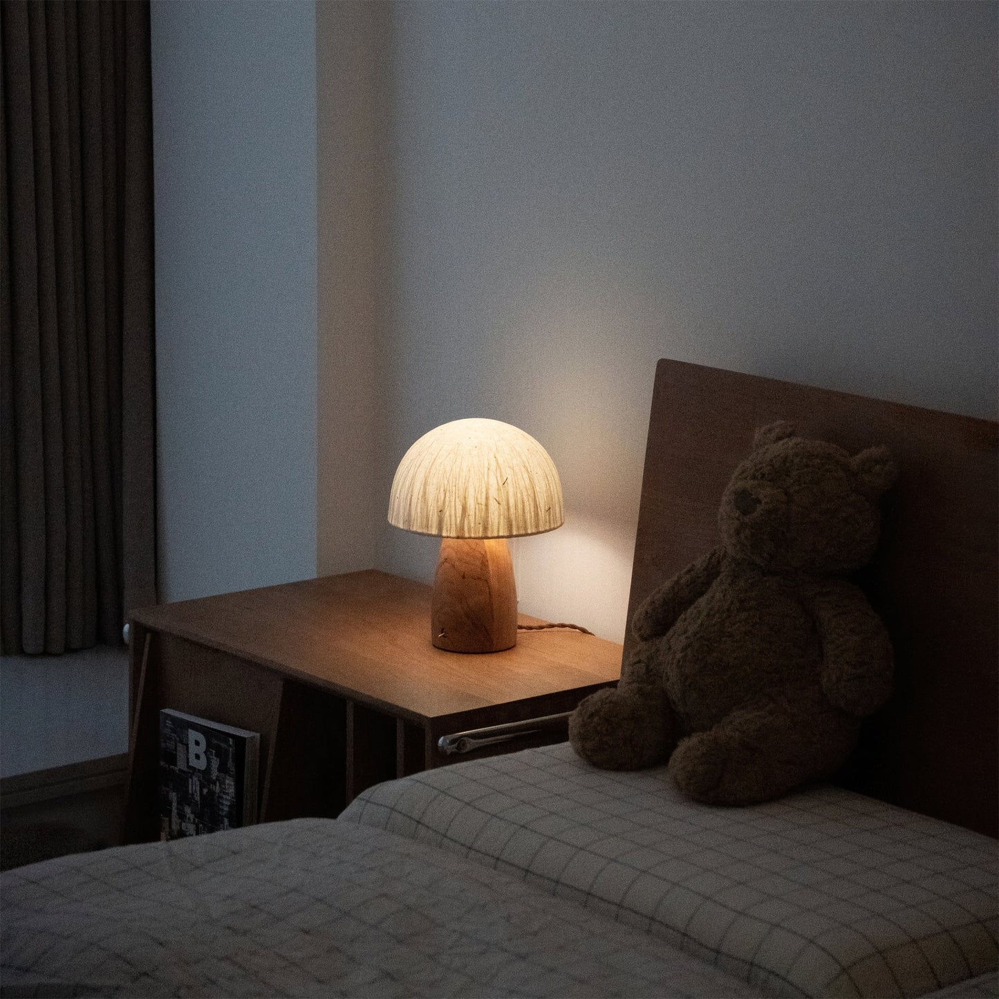 MushroomBeam - Playful Table Lamp with Warm, Cozy Lighting