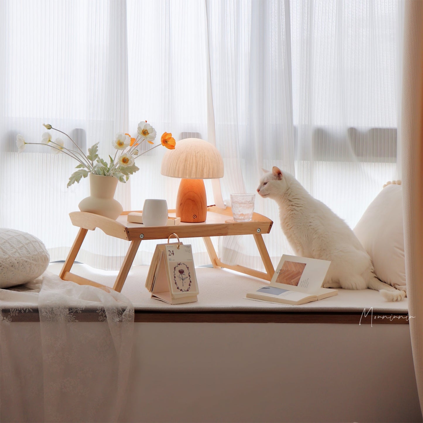 MushroomBeam - Playful Table Lamp with Warm, Cozy Lighting