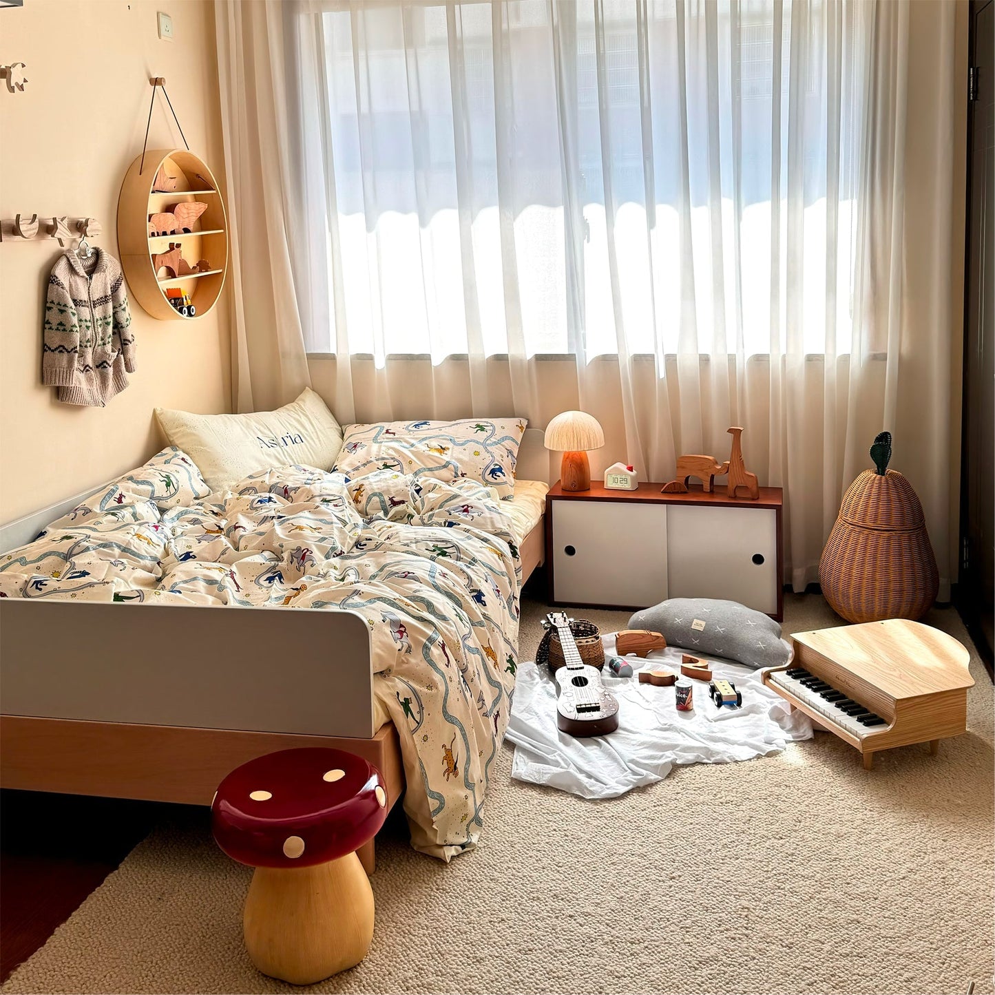 MushroomBeam - Playful Table Lamp with Warm, Cozy Lighting