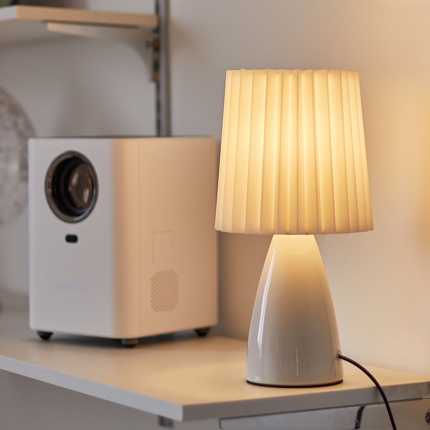 AstralVibes - Elegant Desk Lamp