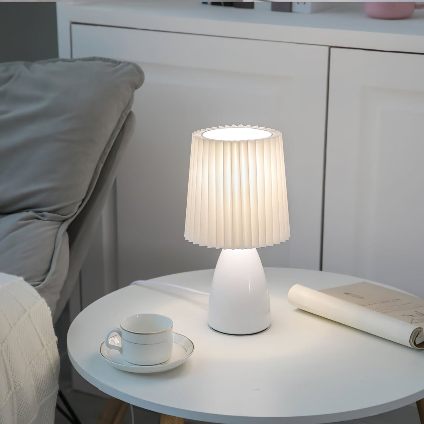 AstralVibes - Elegant Desk Lamp