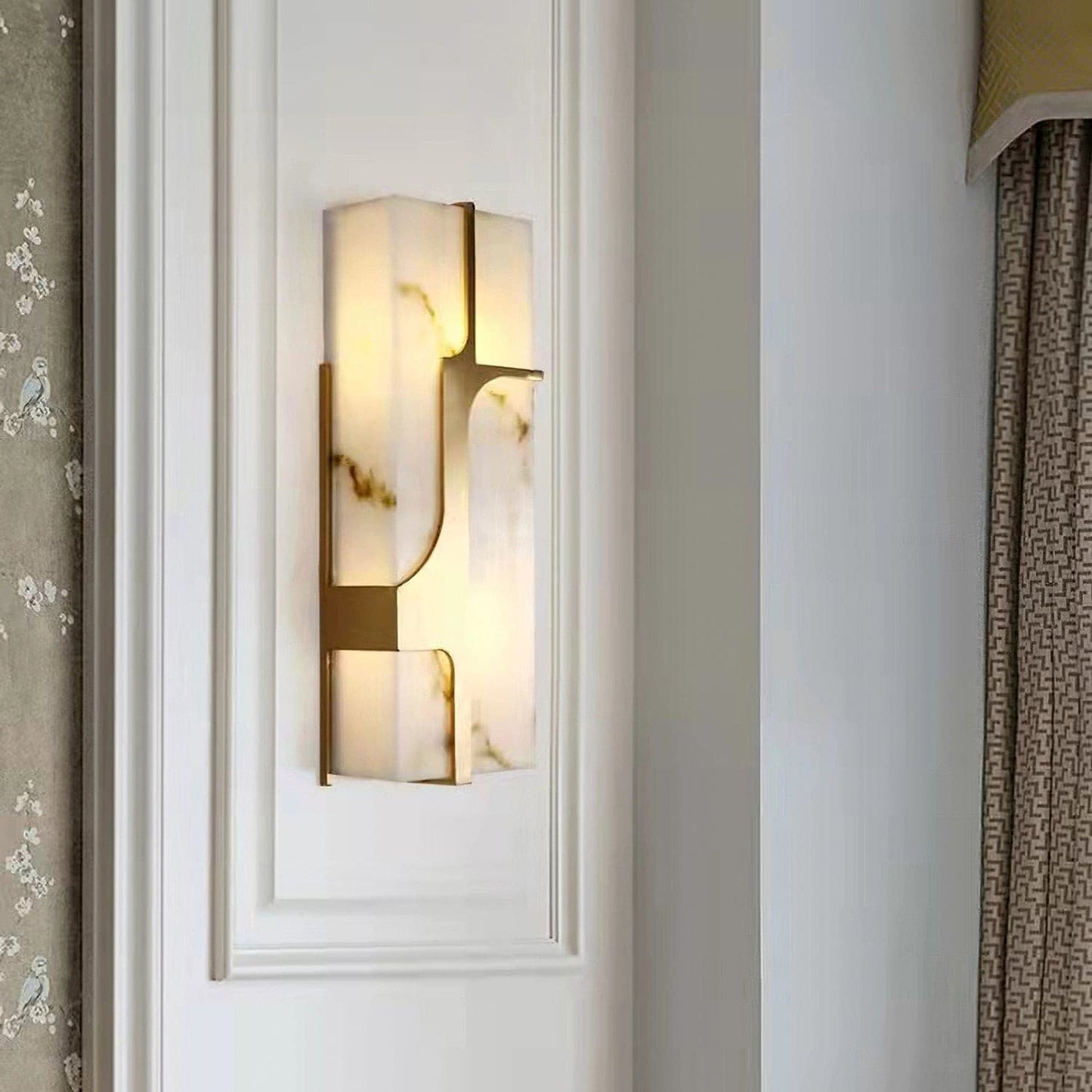 OpalBeam – Marble Art Deco Wall Lamp for a Chic Appeal