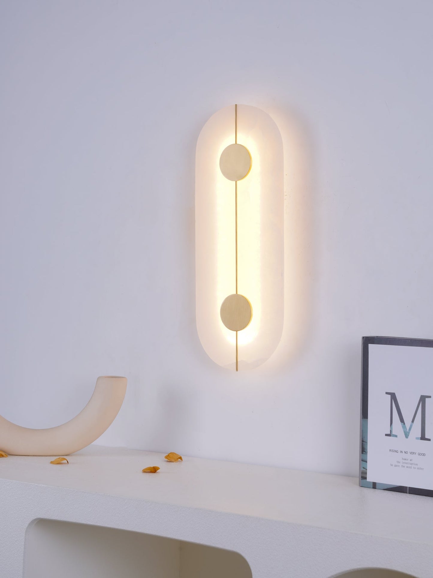 StoneLuxe – Art Deco Wall Lamp with Refined Stone Detail