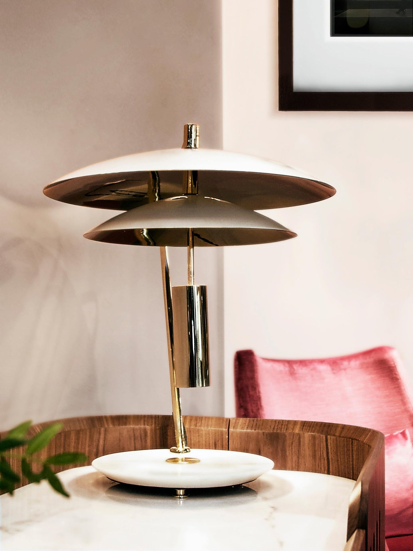 EleganceStone – White Aluminium Lamp with Marble Base