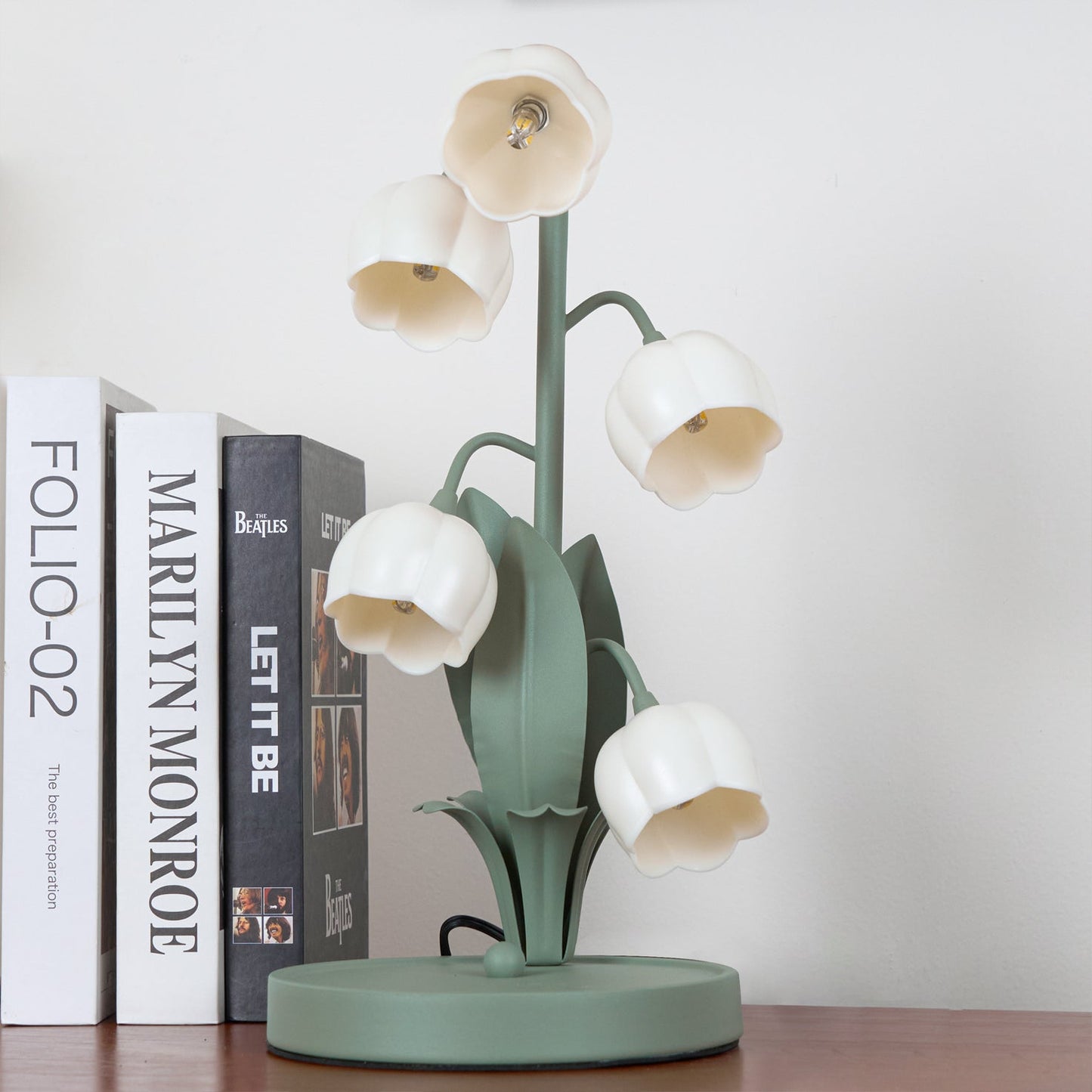 FloraLuxe – Wyrafinowane Wnętrze Światła z Orchideą