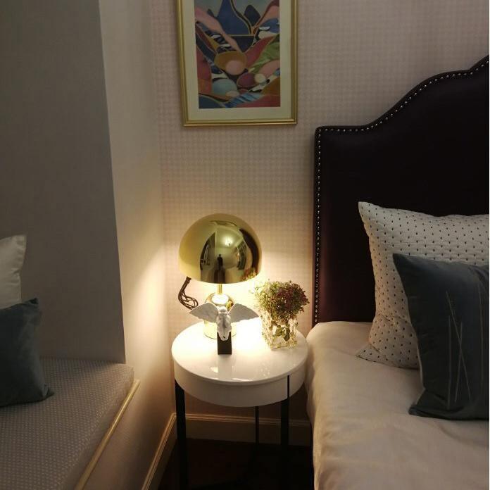 ChimeGlow – Clock-Inspired Elegant Table Lamp