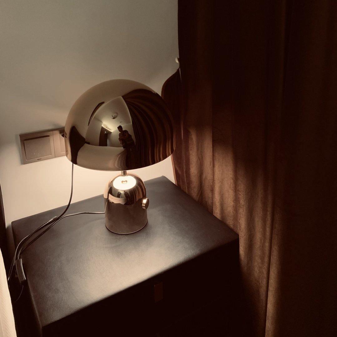 ChimeGlow – Clock-Inspired Elegant Table Lamp