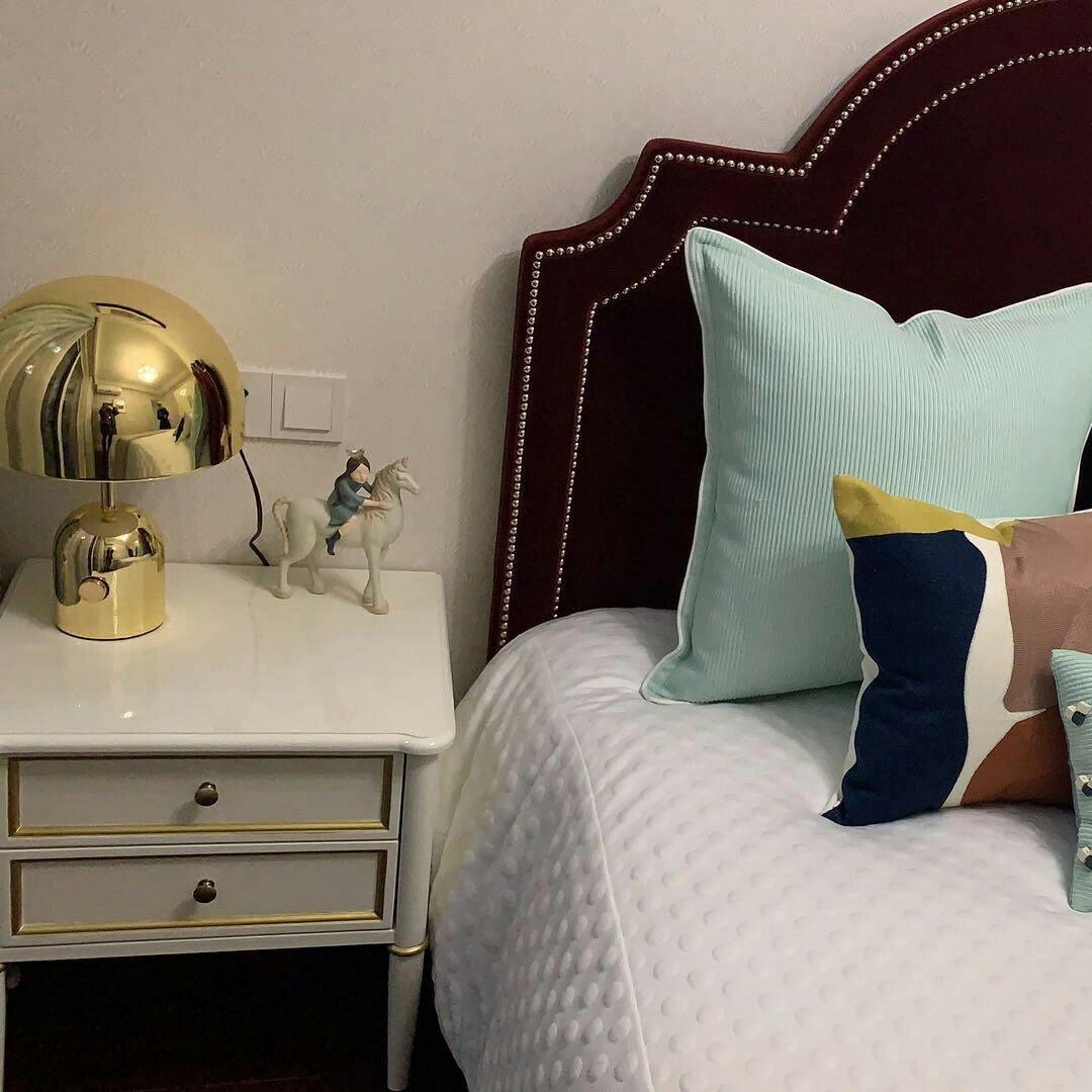 ChimeGlow – Clock-Inspired Elegant Table Lamp