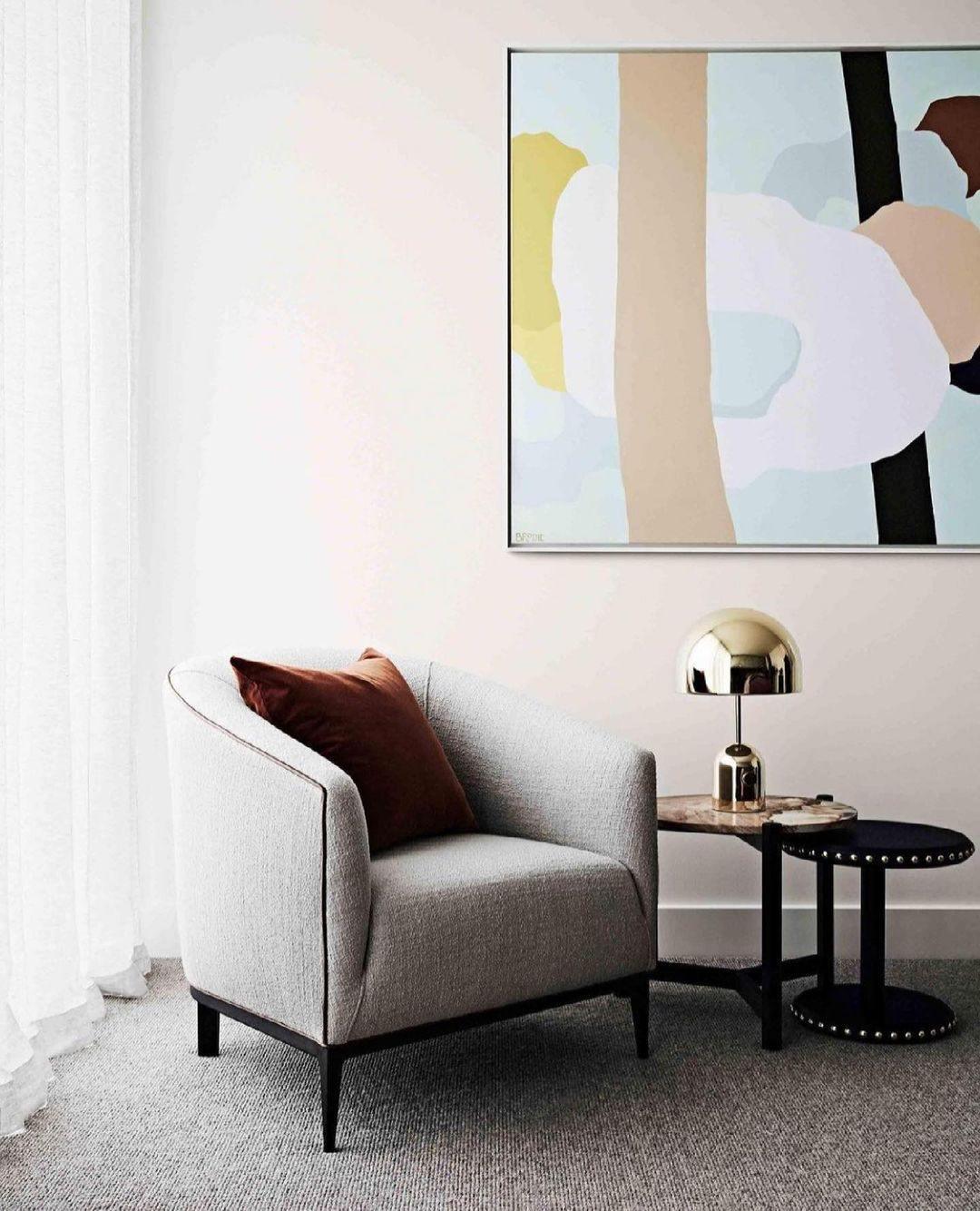 ChimeGlow – Clock-Inspired Elegant Table Lamp