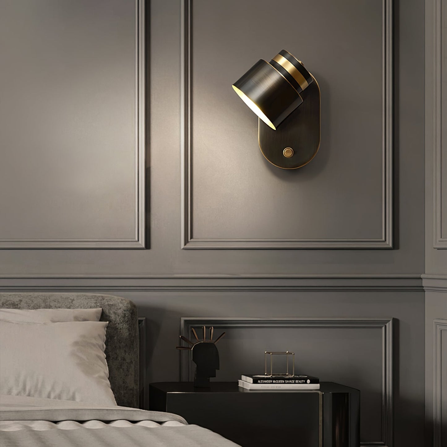 ShadowGlow - Glossy Wall Sconce