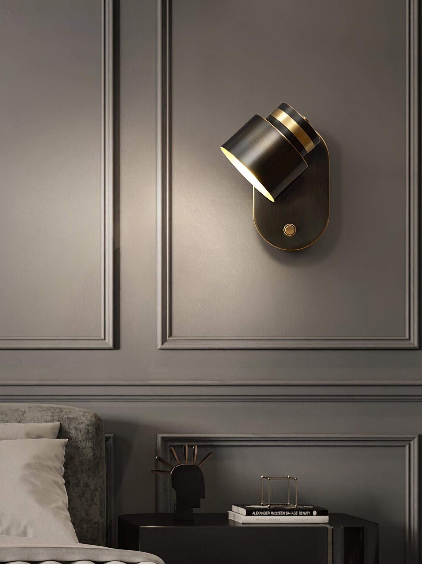 ShadowGlow - Glossy Wall Sconce