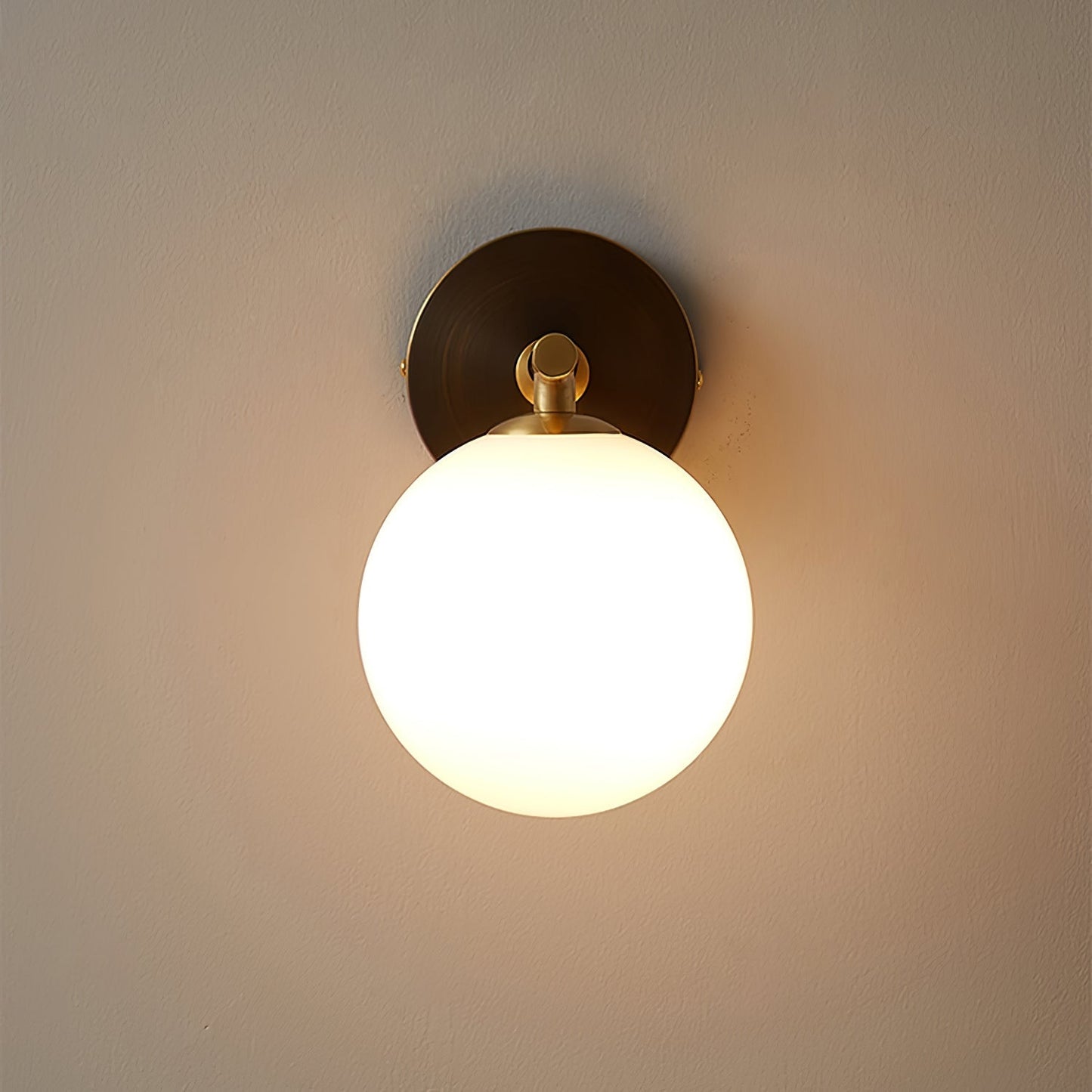 GlobalGlow – Gold Wall Lamp with Global Inspiration