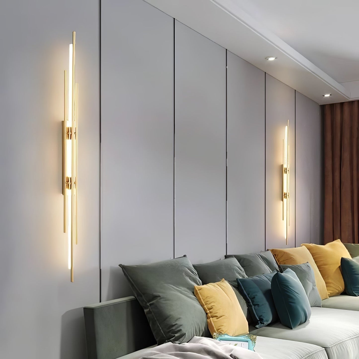LuxeAura – Opløftende Guld Væglampe til Elegante Rum
