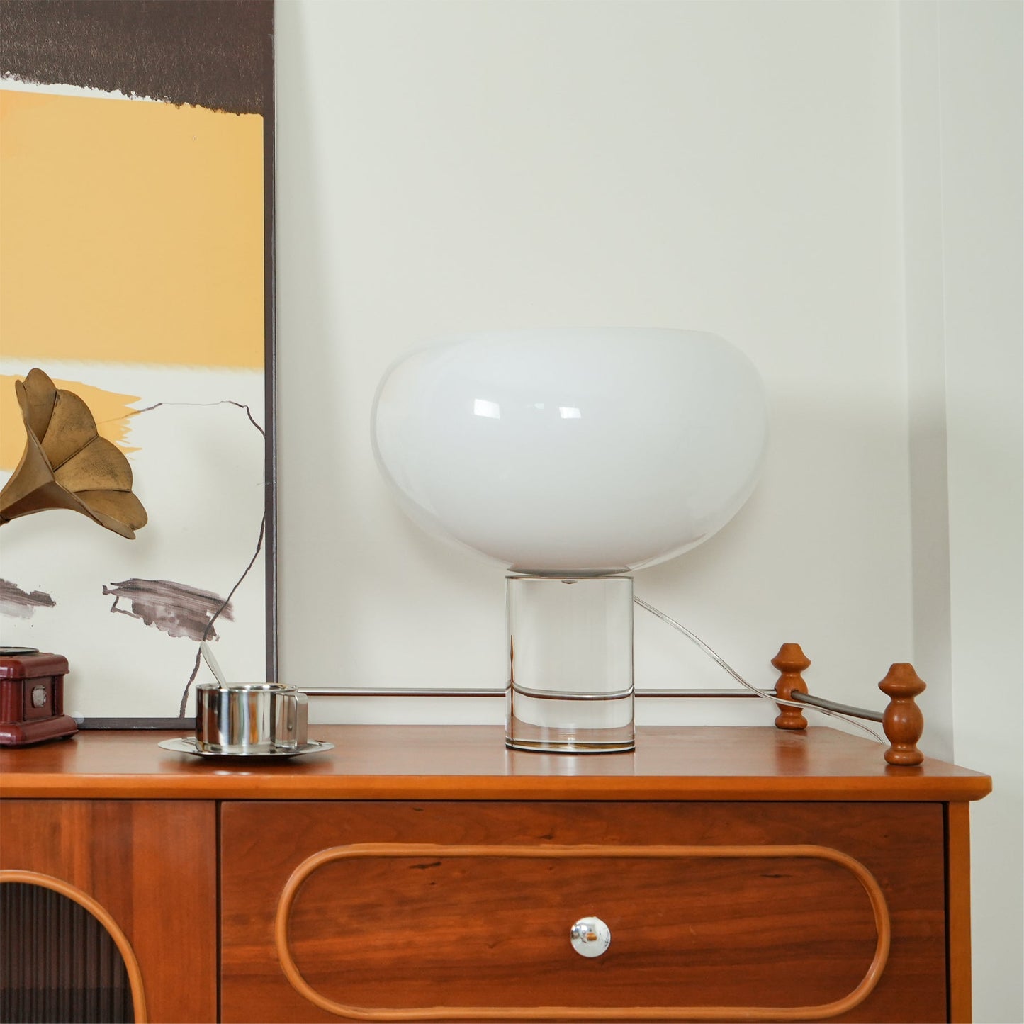 GlowBuds - Moderne Tafel Lamp met Rond Glasontwerp