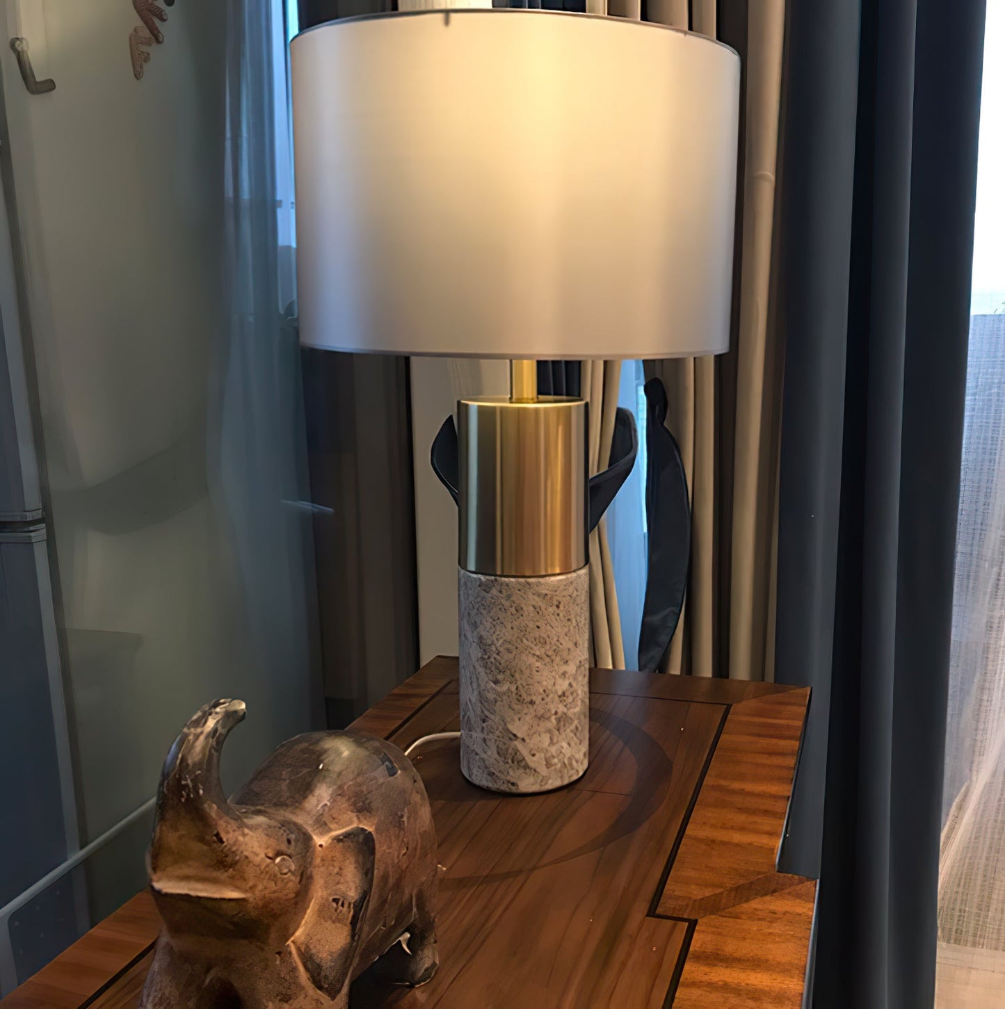 StoneRadiance - Elegant Table Lamp with Marble Base and Modern Lines