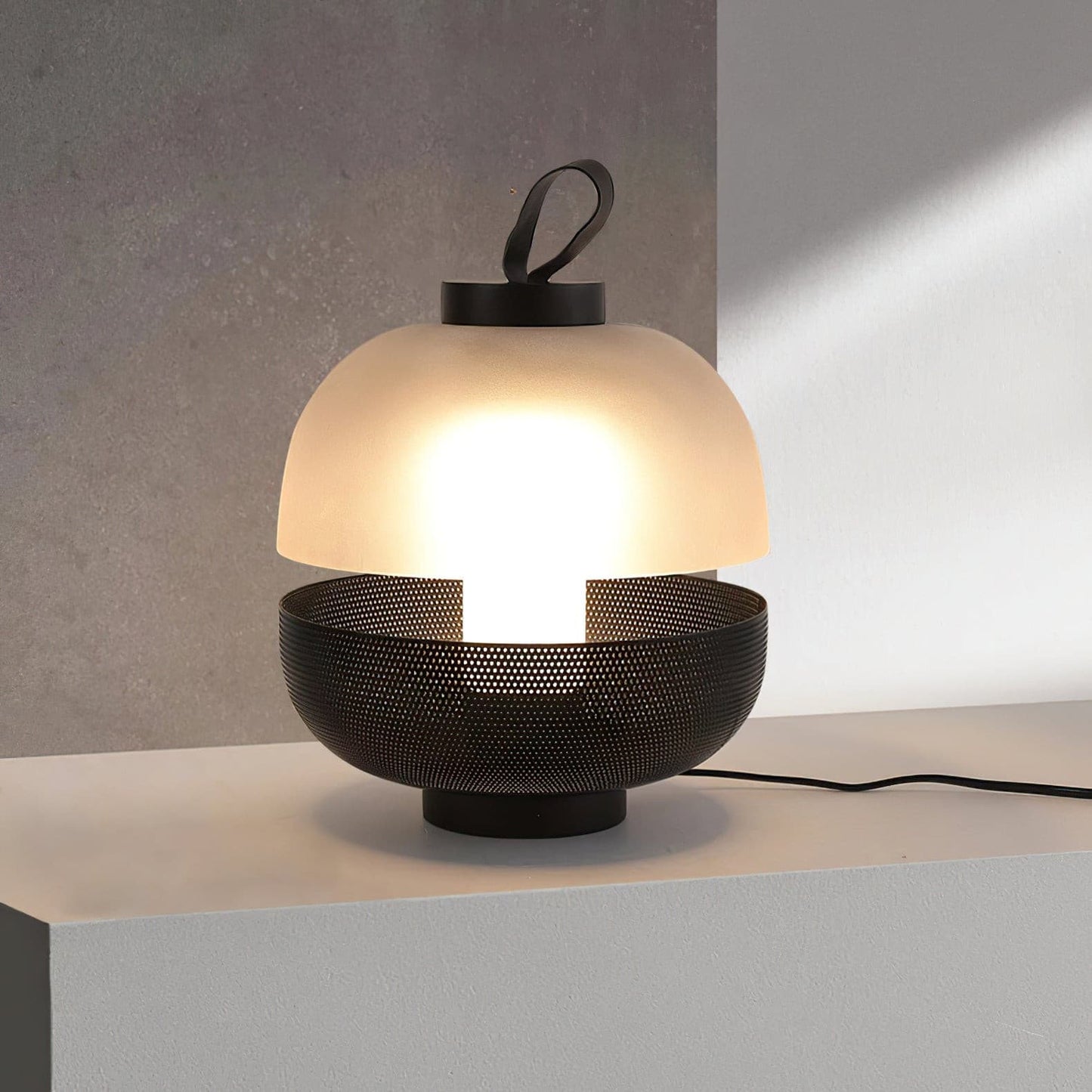 LuxeEra - Table Lamp with Timeless Design and Soft Illumination