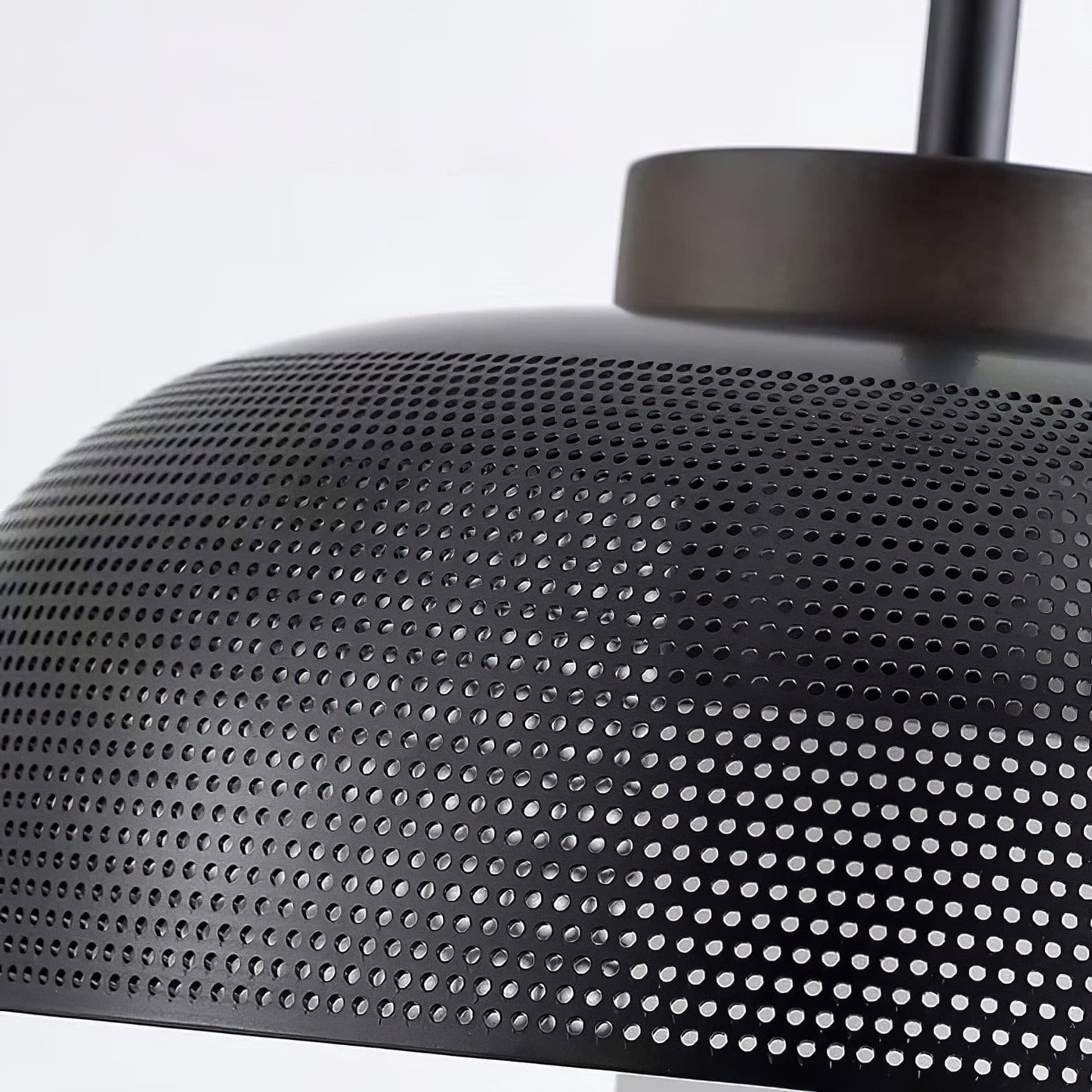LuxeEra - Table Lamp with Timeless Design and Soft Illumination