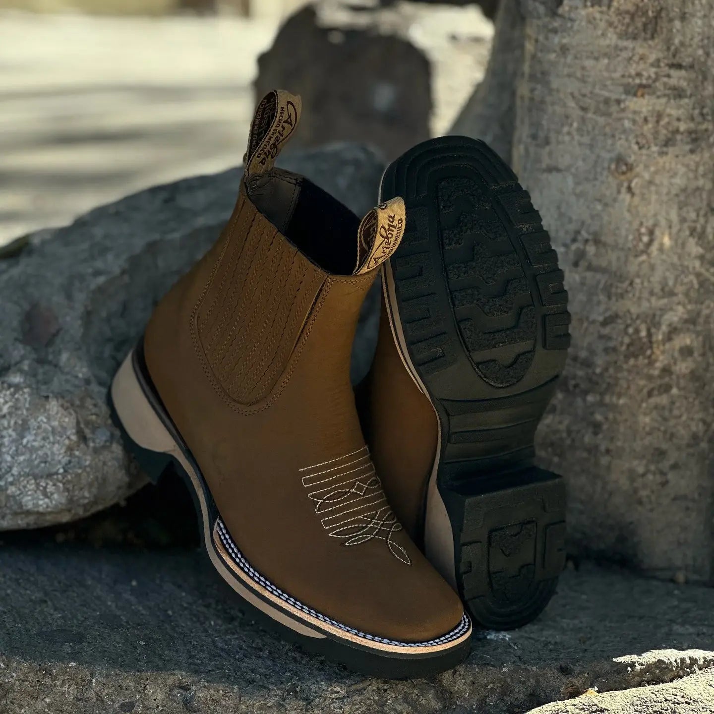 Classic Unisex Cowboy Boots in Durable Leather – Comfortable Western Style for Men and Women 5