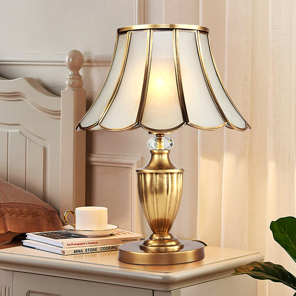 ChicLuxe – Minimalist Table Lamp with Gold Stem