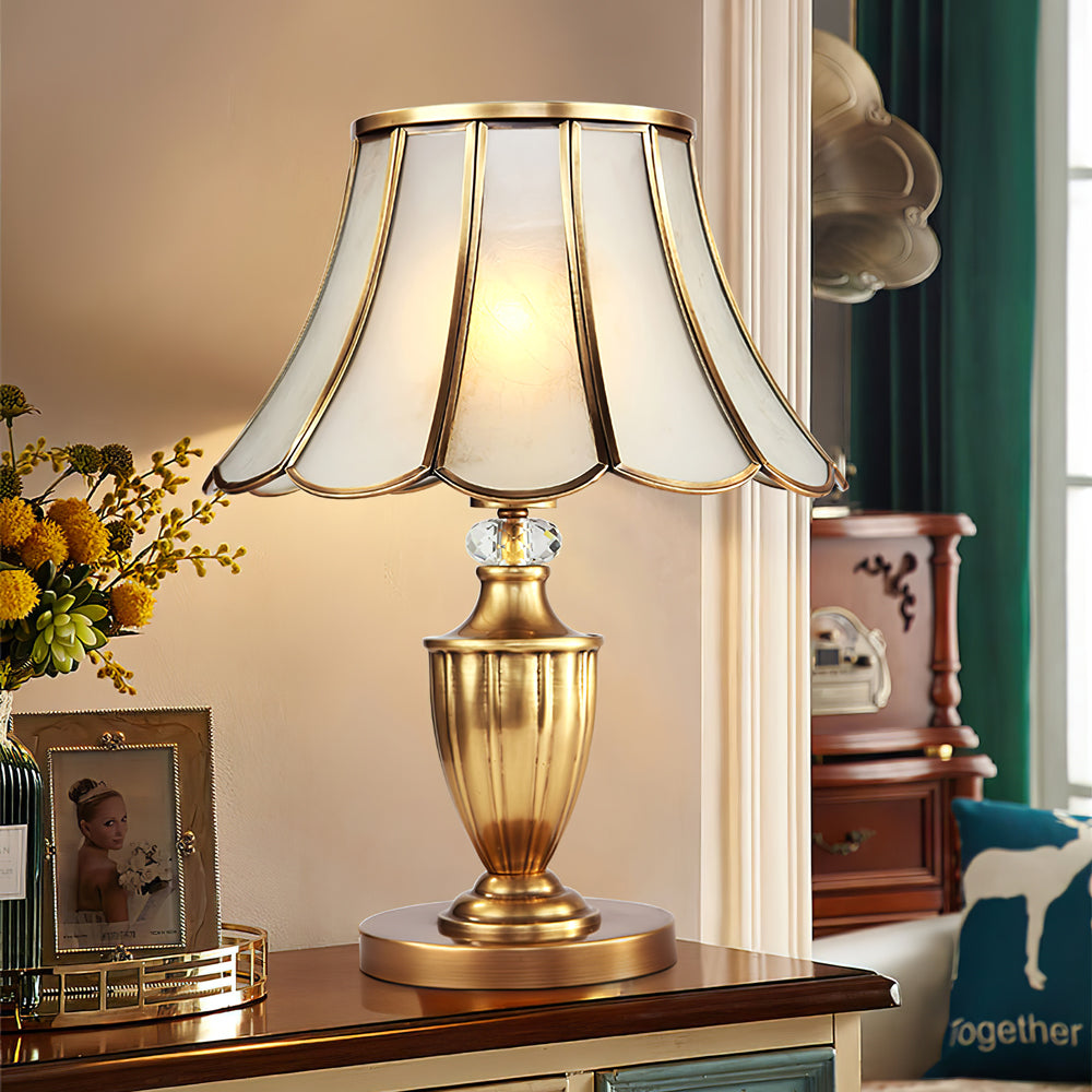 ChicLuxe – Minimalist Table Lamp with Gold Stem