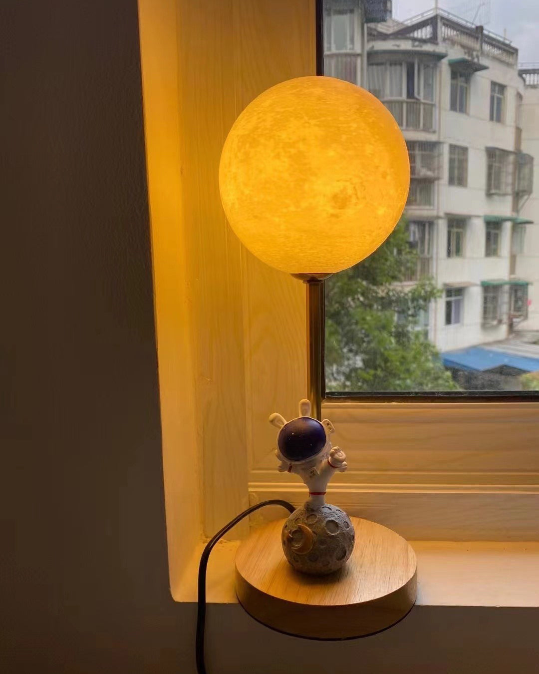 MoonGlow - Creative Table Lamp with Moon Shape and LED Light