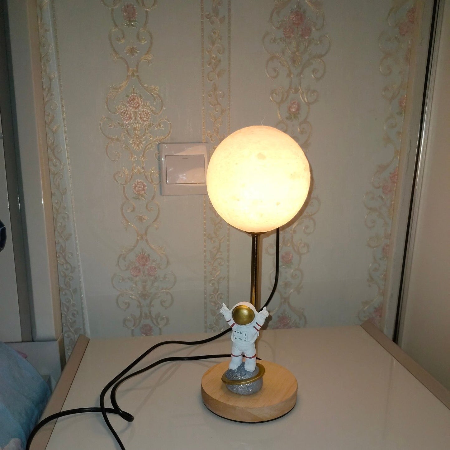 MoonGlow - Creative Table Lamp with Moon Shape and LED Light