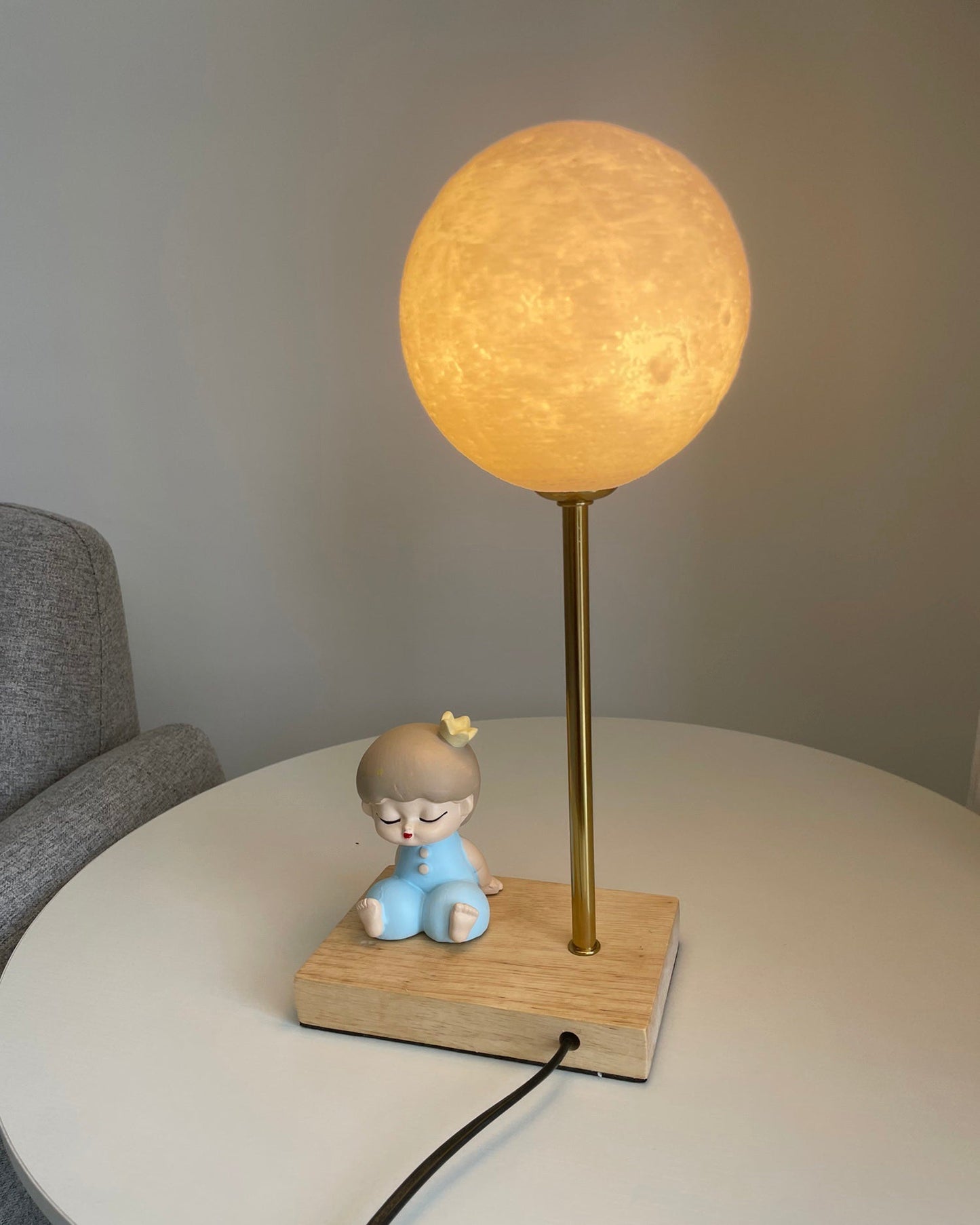 MoonGlow - Creative Table Lamp with Moon Shape and LED Light