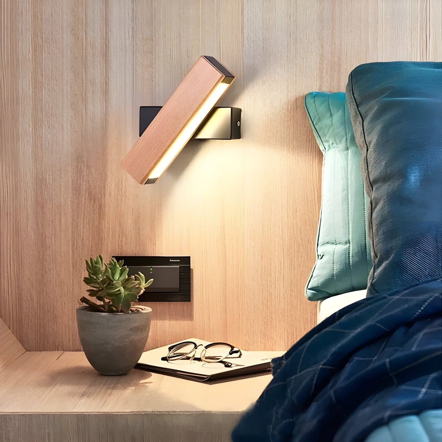 LumeOak - Elegante LED Holz Wandlampe