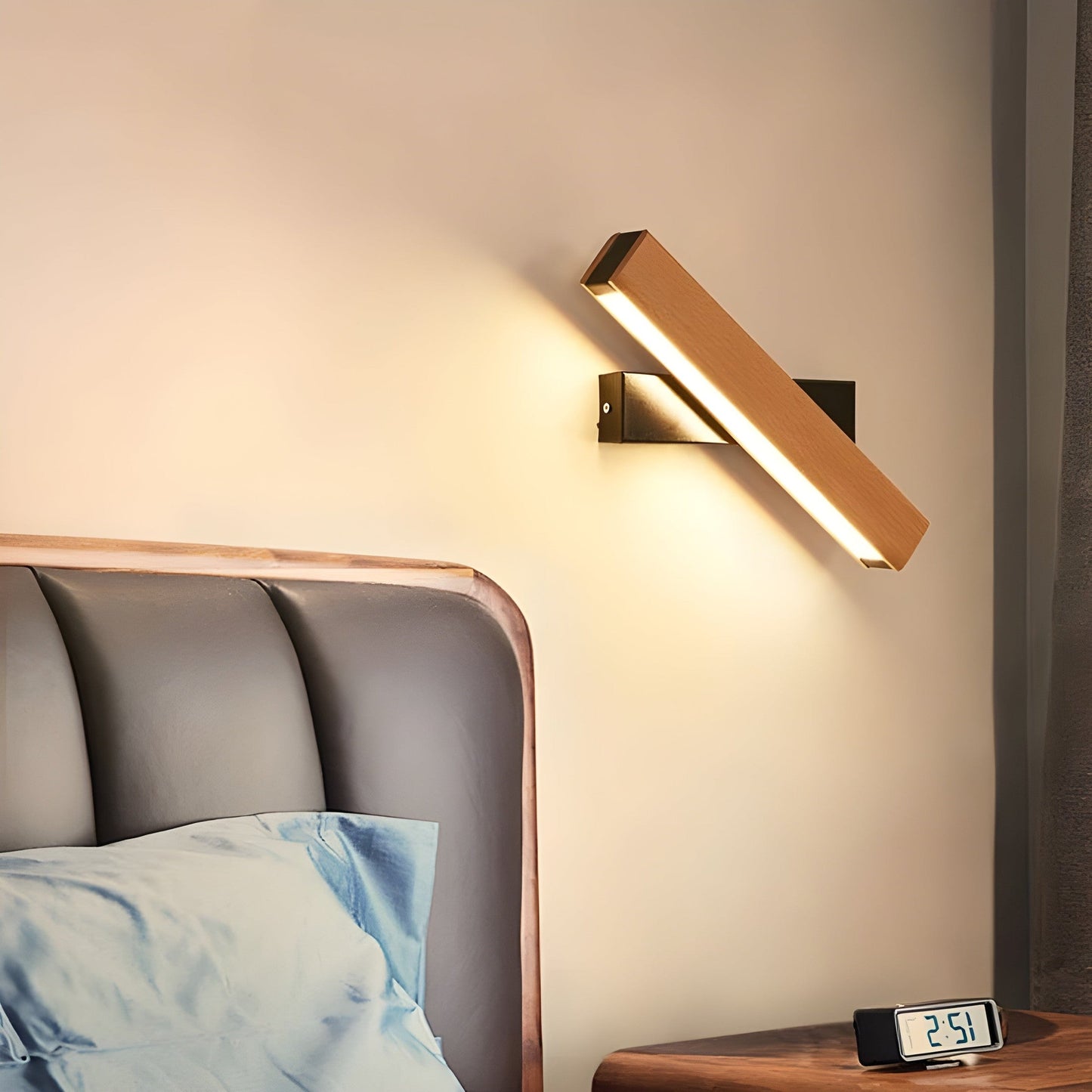 LumeOak - Elegante LED Holz Wandlampe