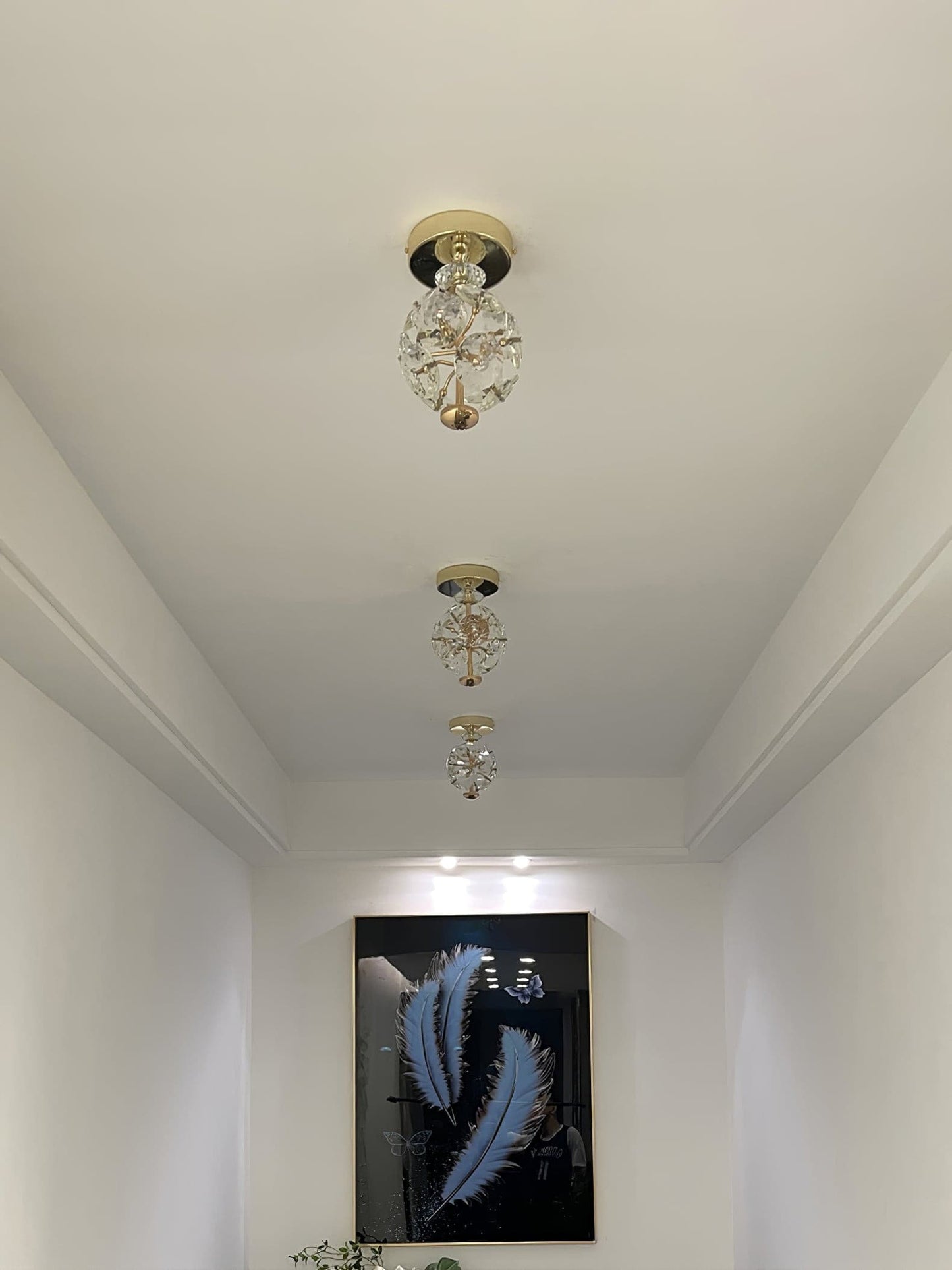 CrystalGlobe - Ceiling Lamp with Polished Crystal Sphere and Classic Design