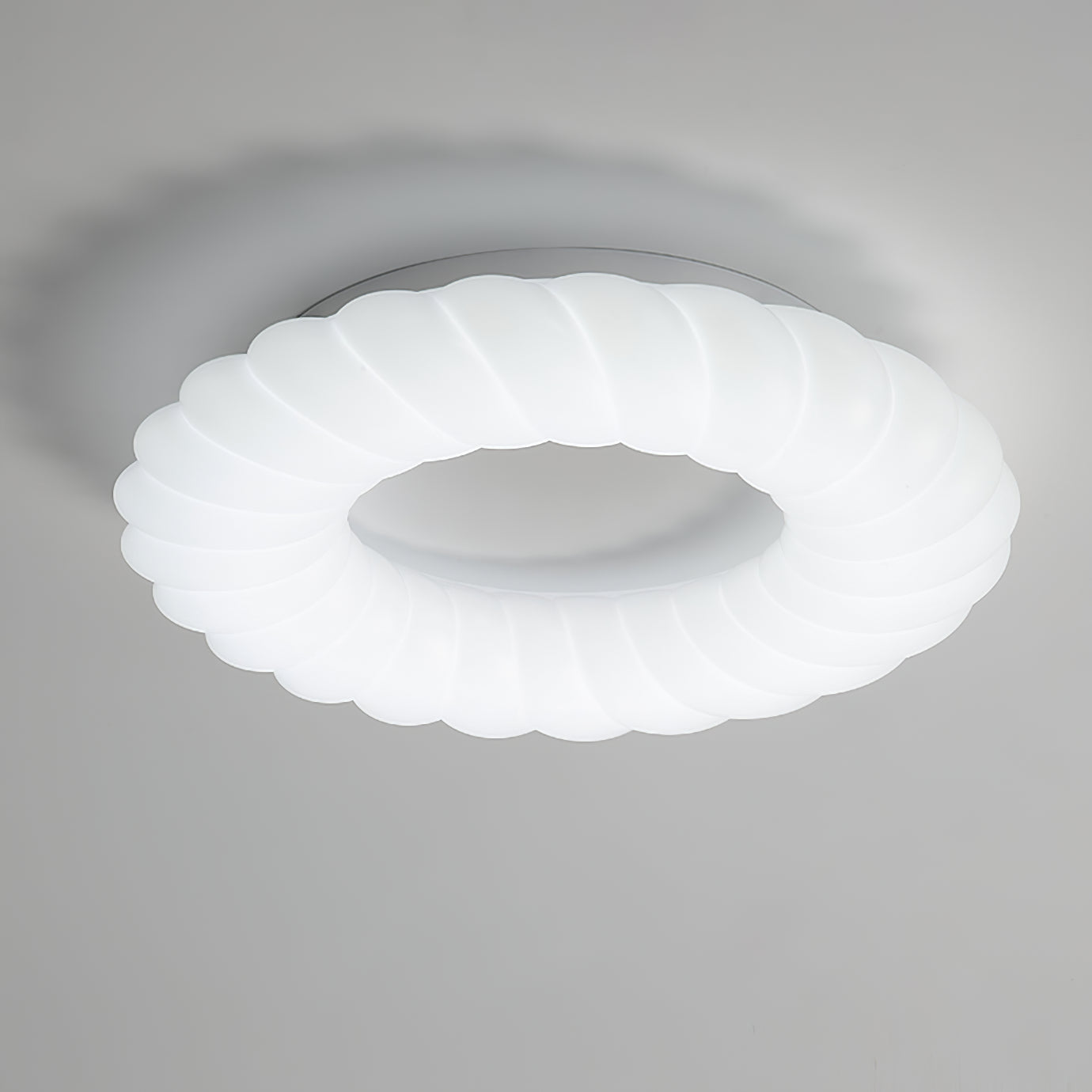 CloudGlow - Ceiling Lamp with Light and Elegant Form
