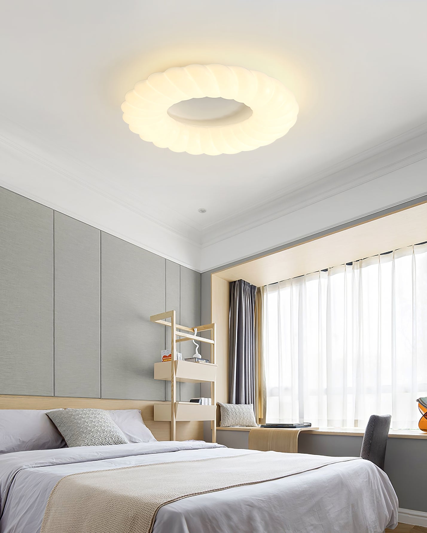 CloudGlow - Ceiling Lamp with Light and Elegant Form