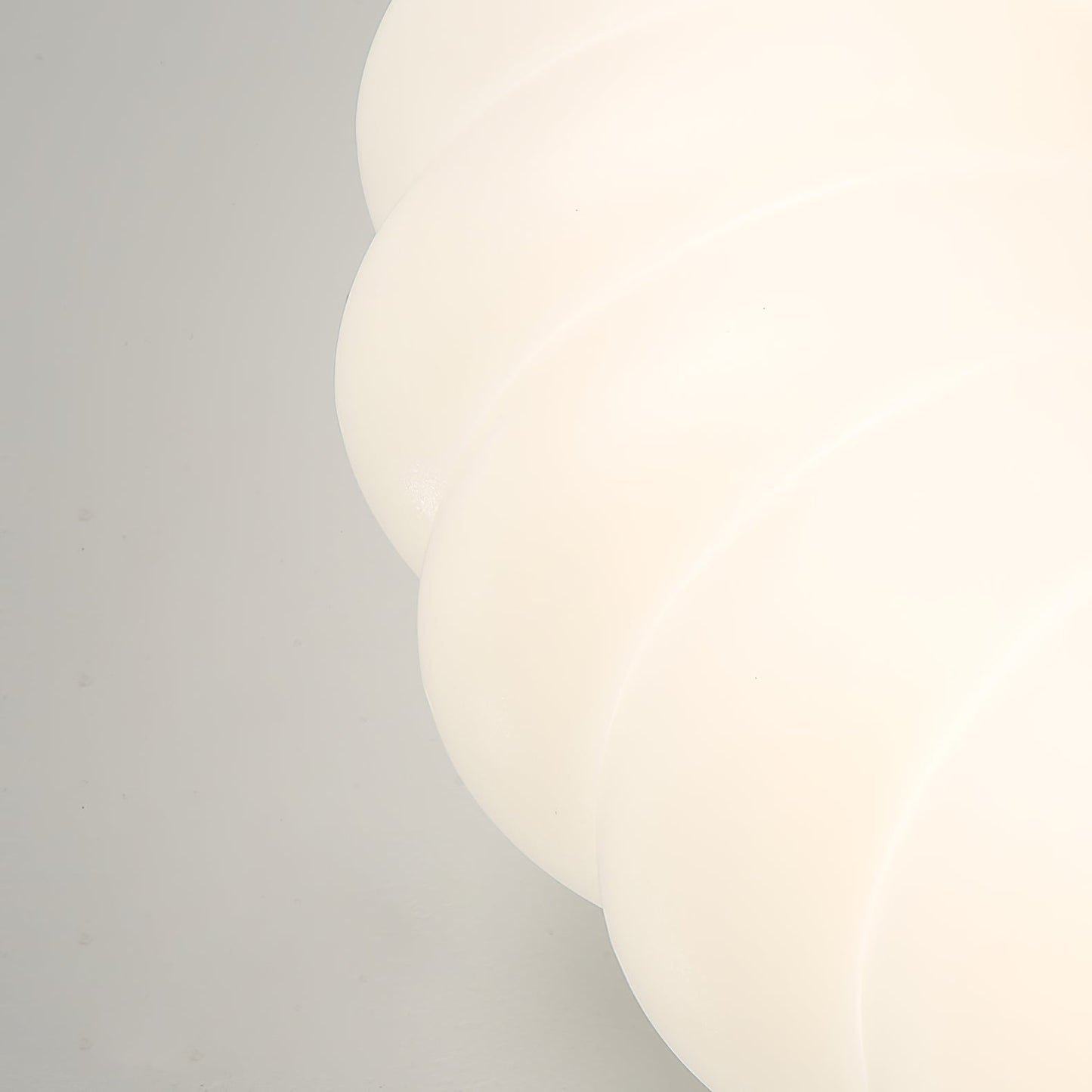 CloudGlow - Ceiling Lamp with Light and Elegant Form