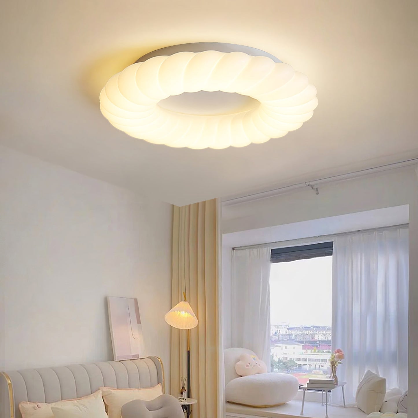 CloudGlow - Ceiling Lamp with Light and Elegant Form